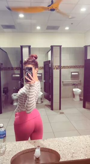 Thick Thighs Ass Babe Hotwife Latina