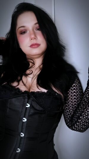 Chubby Girls Alt Alternative Big Eyes