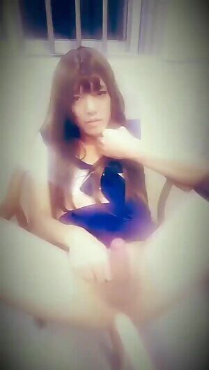 This fuck machine makes her cum everywhere hands free... all over her body and hair