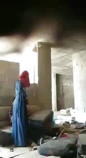 Sneaky Sex in Abandoned Building 🧕🏻🍆🏚
