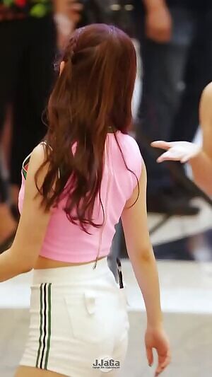 Momoland - Daisy Cheeks