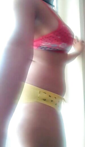 Some ass and titty wiggle, i'm practicing or you guys.