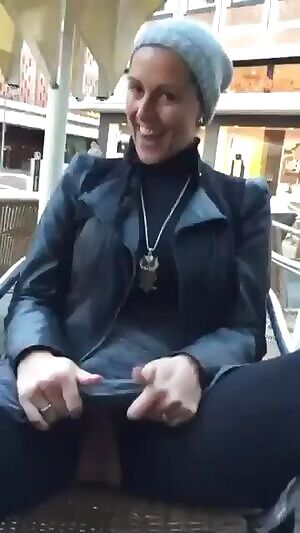 Coffee Shop Pussy flash