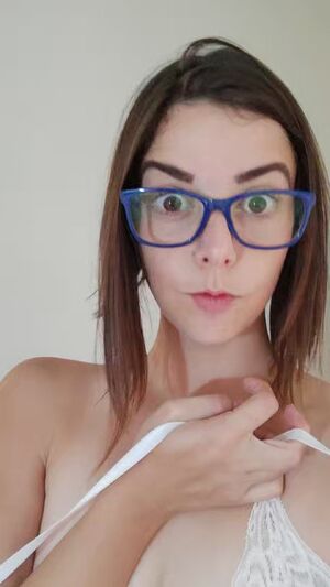 Leashed Women Amber Hahn Babe Bella Rolland