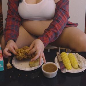 Soft Tummy Amateur BBW Big Tits