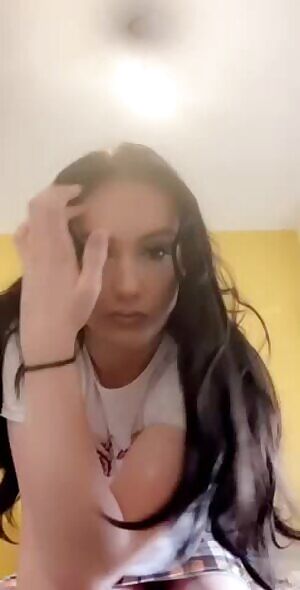 wish i would had brushed my hair a little before trying to look all cute lol