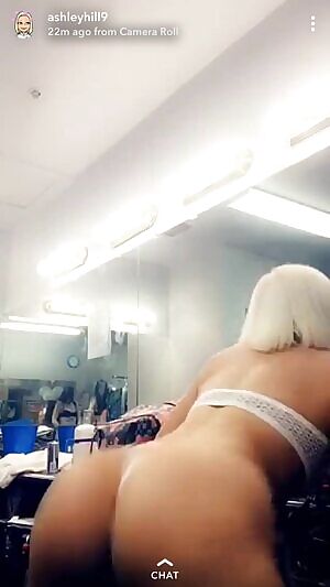 PAWG Blonde Booty Twerks for the Snap