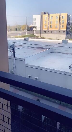 Back with more workout fun for your viewing pleasure...this time from my balcony 😛