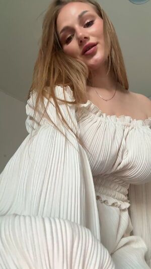 college natural tits reveal