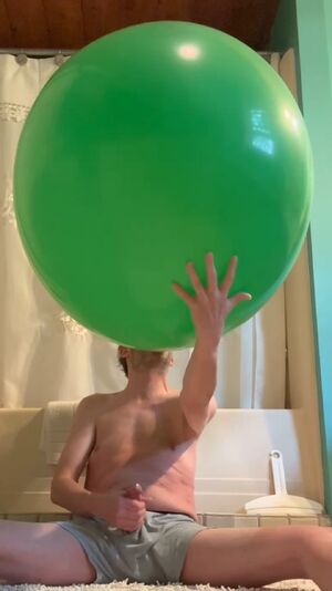 Looner Amateur Balloons Big Dick Cum