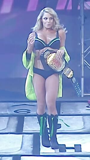 This slut gets me so hard