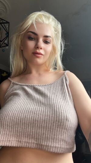 Hard Nipples Amateur Ass Babe Big Tits