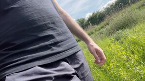 Gay Bulge Bouncing Cock Flashing Outdoor