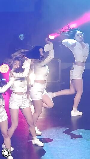 Dami, Gahyeon and Jiu