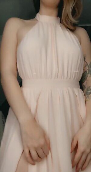 I got this dress for an event that was cancelled because of the virus. so i’m showing it to you guys :)