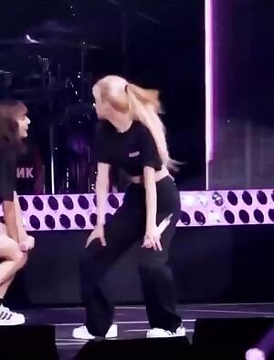 BLACKPINK -Rosé and Lisa