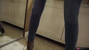 Chloe Temple with Glasses Pussy Creampie Sex