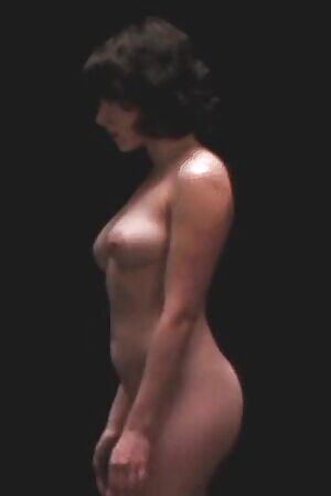 I love Scarlett Johansson's curvy body