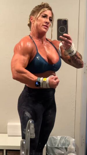Muscle Mommies Amateur Ass Big Tits