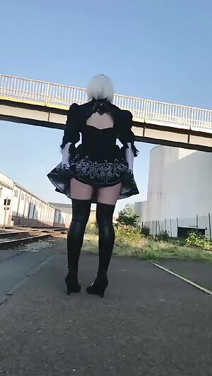 razouhime as 2B - full on 2Booty gif!