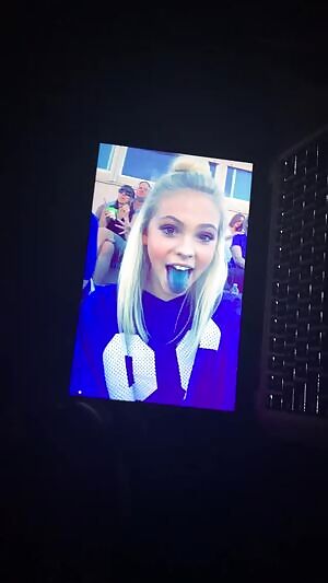 draining my balls on her face 💦