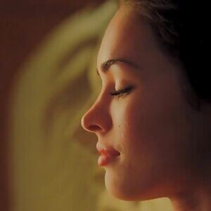 Megan Fox and Amanda Seyfried - Hottest kiss ever