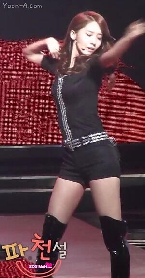 SNSD - Yoona thigh jiggle