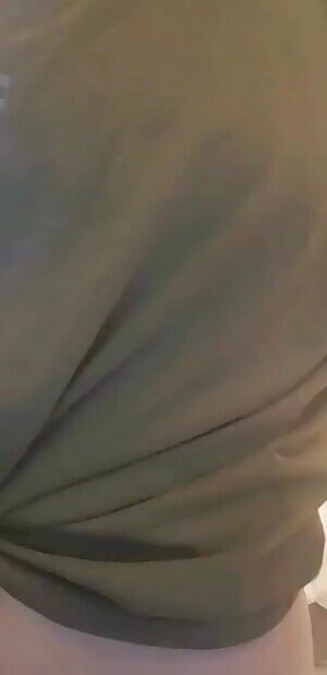 Fitting my Cute Lil Butt in some leggings