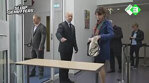 Women Got Groped By Custom Officers At Airport