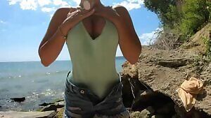 Fucking In Front Of People On The Beach İs Awesome Public