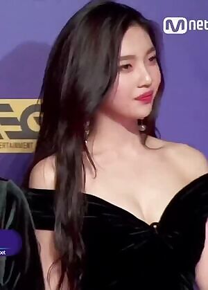 Red Velvet Joy - Boobs