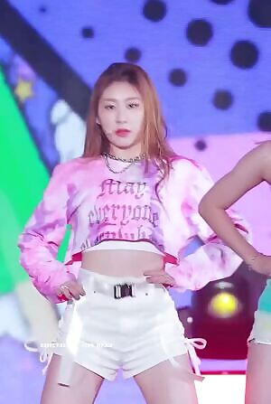 CHAERYEONG - CHEEKS.