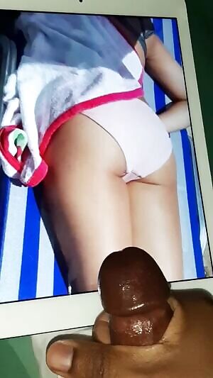 Cumming on candids of your sister/daughter in Kik darkshaft77