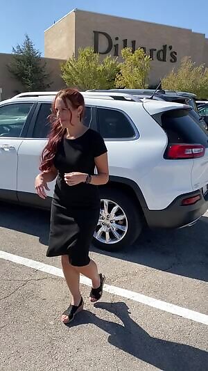 Sunny afternoon outside of Dillards 43