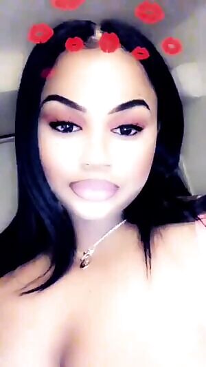 Titty flash 😋🎥