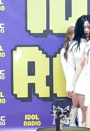 LOONA - Hyunjin & Olivia