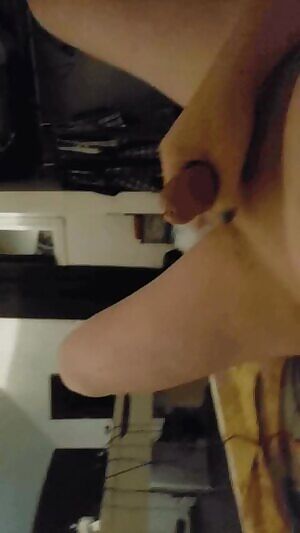 Had some fun last night 😈 hmu if you wanna help me today 😘