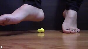 Shrinkg fetish video up for sale, info in comments!