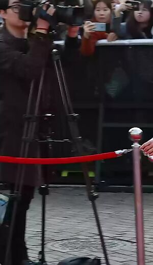 Red Velvet - Irene in a tight outfit