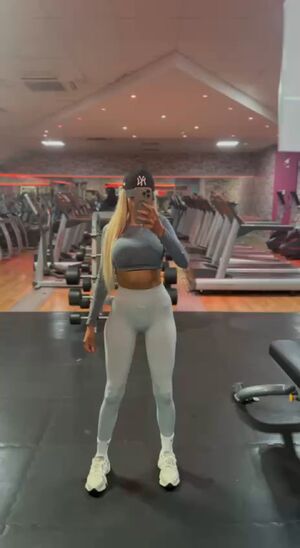 you think I am sexy in leggings?