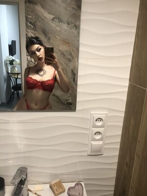 White Nails Amateur Ass Big Tits