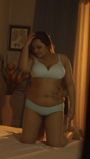 Indian Celebrity NSFW Aunty Belly Button