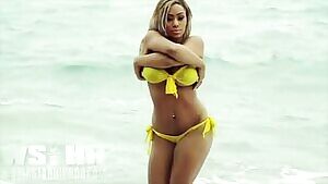 Flawless Ebony Babe At The Beach