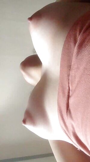 Happy Valentine's Day! Please give me some luvin'