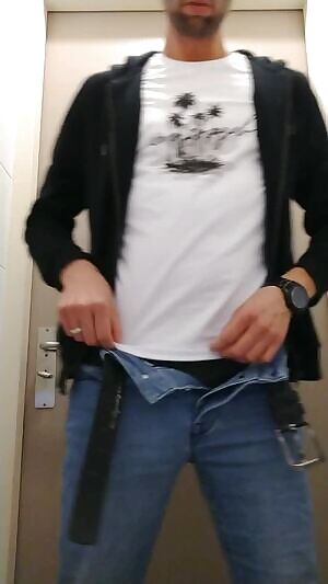 Having much fun at work today😋 37M4F