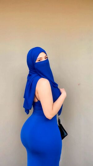 Arab Hotwife Hijab OnlyFans