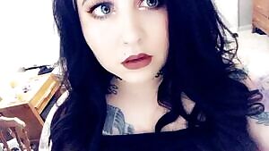 Since you guys seemed to enjoy my first post! Here’s a gif! 😍😈