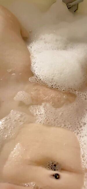 Rub a dub dub ginger pussy in the tub🔥❤️ 22