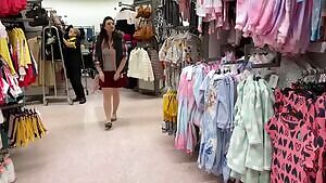 Supermarket Pussy Flash