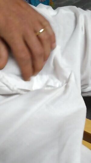 Daddy white pants 1/2 early in the morning .....